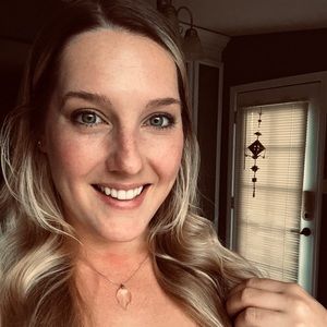 Meet your Posher, Leah